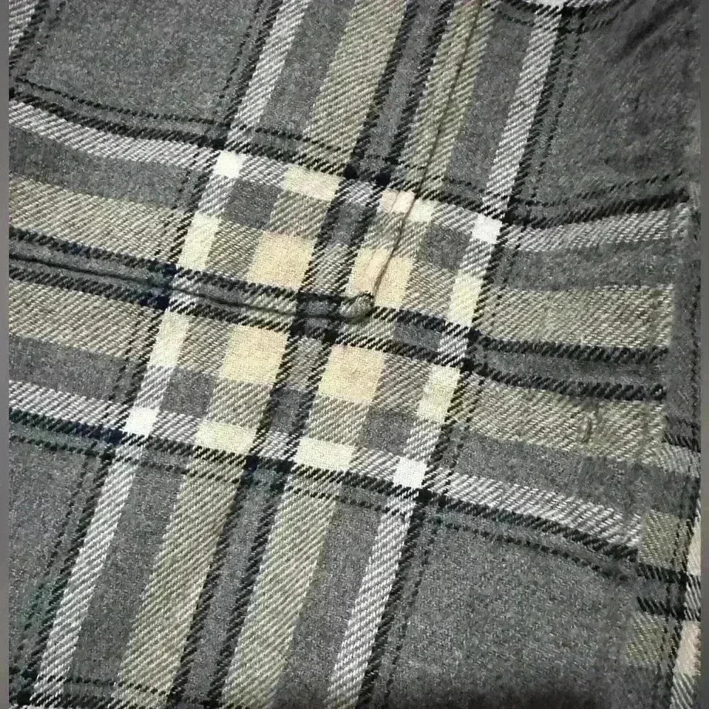 Old Navy XS Boyfriend Plaid Shirt, Gray and Cream, Relaxed Fit, Soft Flannel - Picture 3 of 5